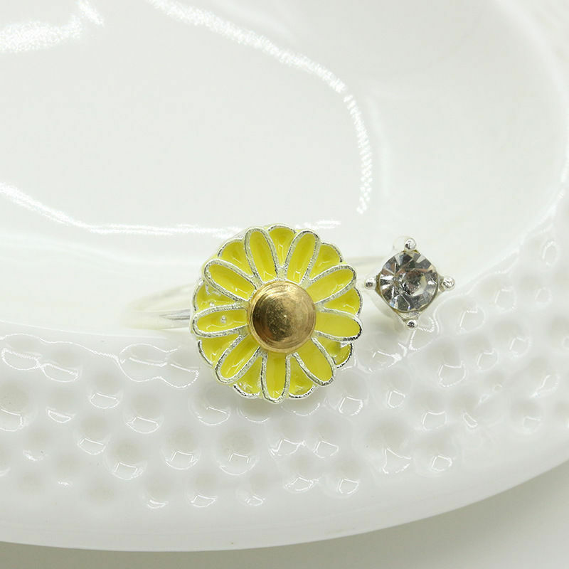 Silver daisy Flower Ring crystal Adjustable Charm open Hippie Retro Womens Gift