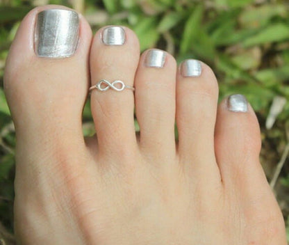 ADJUSTABLE INFINITE TOE OR FINGER RING WOMENS GIRLS SILVER GOLD STACKABLE GIFT